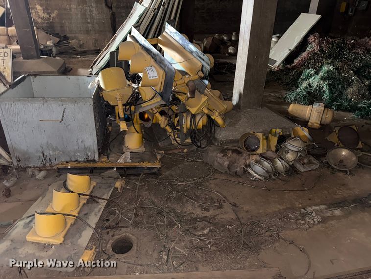 Approximately (10) traffic lights - DR1065