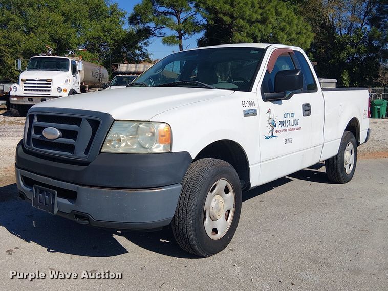 2006 Ford F150 XL pickup truck - DU0425