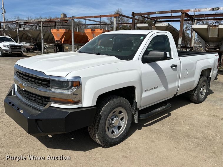 2018 Chevrolet Silverado 1500 pickup truck - DV0860