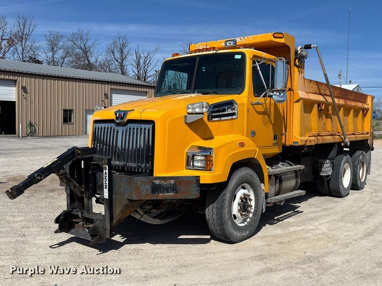 2014 Western Star 4700 SB dump truck - DY0406