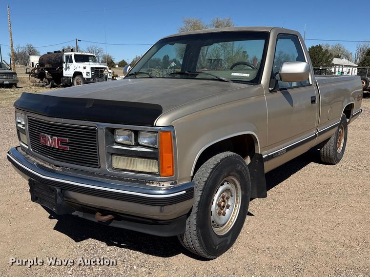 1989 GMC Sierra C1500 pickup truck - DZ5328