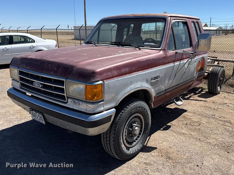 1991 Ford F250 Ext. Cab pickup truck cab and chassis - DZ5332