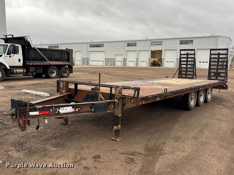 2010 PJ Deckover equipment trailer - EA4717