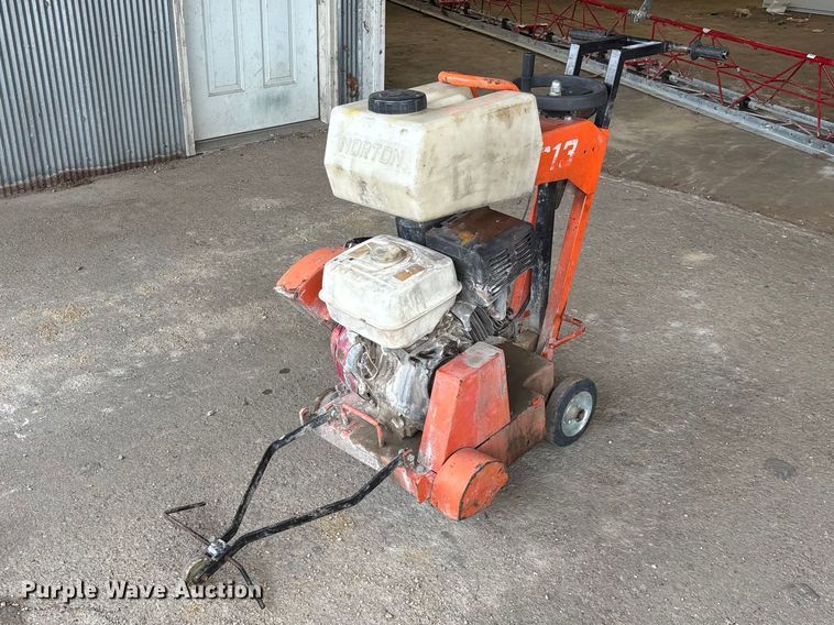 Norton Clipper C13 saw - EO4082