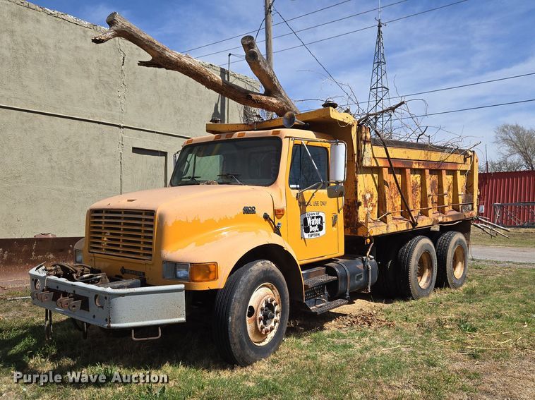 2001 International F-4900 dump truck - ET1461