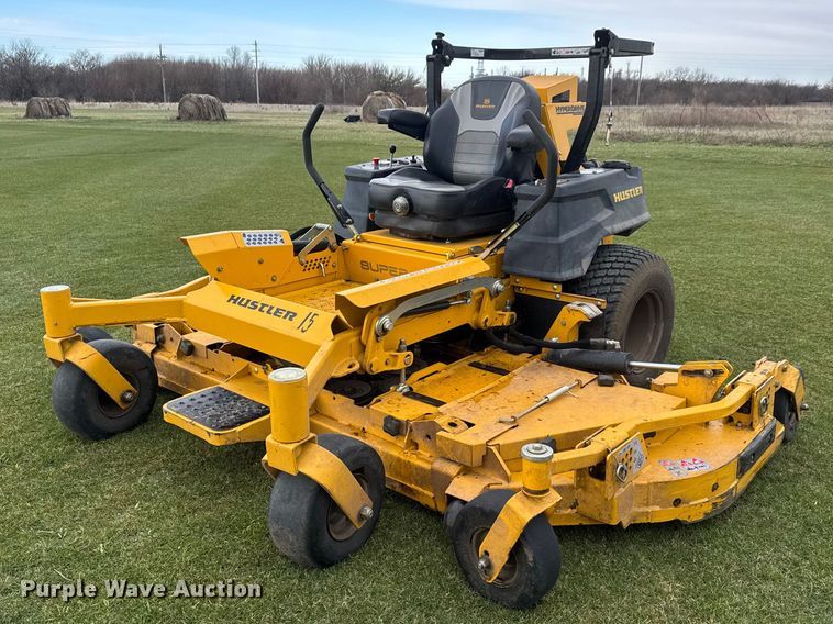 Hustler Super 104 ZTR lawn mower - ET1748
