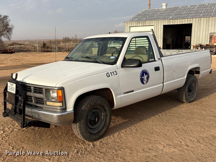 1998 Chevrolet C2500 pickup truck - EU4990