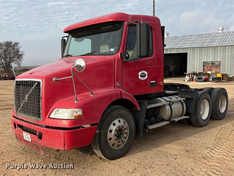 2007 Volvo VN semi truck - EU4991