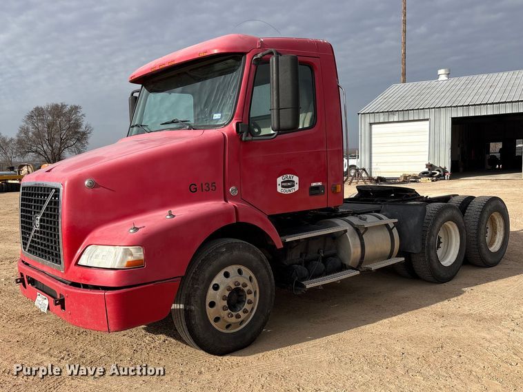 2007 Volvo VN semi truck - EU4992