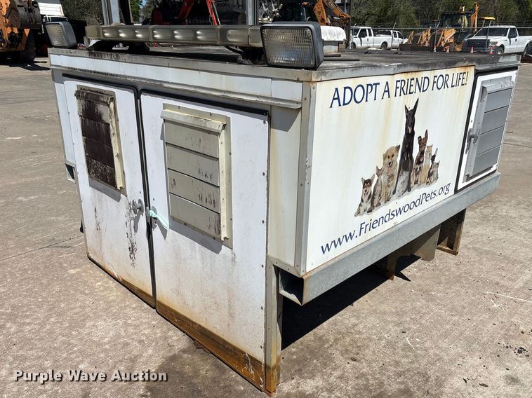 Deerskin Manufacturing animal control pick truck  bed - EU7438