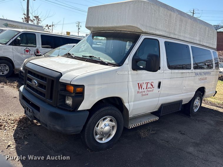 2012 Ford E350 handicap accessible van - EV2861