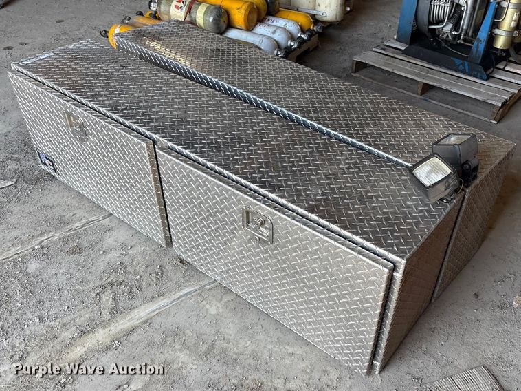 (2) RC toolboxes - EV2870