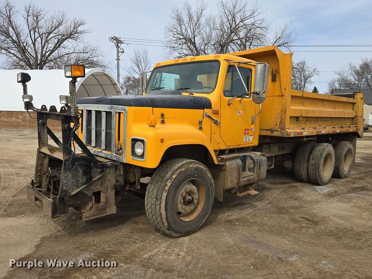 1998 International 2554 dump truck - EV5711