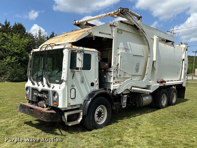 2018 Mack MRU refuse truck - EW1498