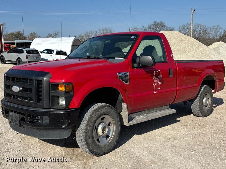 2008 Ford F250 Super Duty pickup truck - FB3327