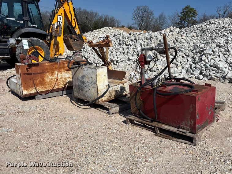 (3) Fuel tanks - FB3332