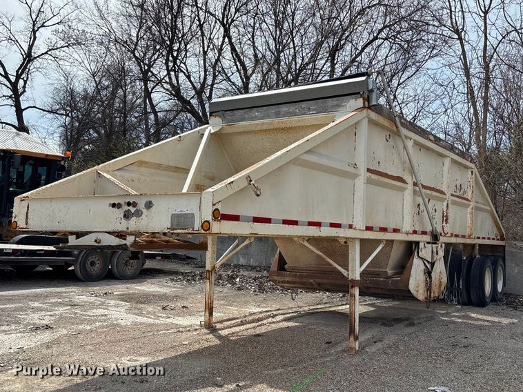2005 Corn Belt Mfg. bottom dump trailer - FB3616