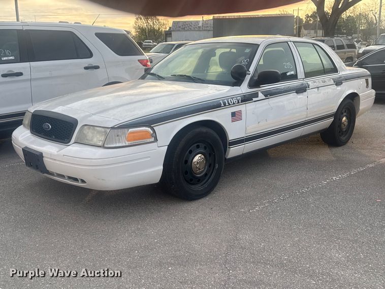 2011 Ford Crown Victoria Police Interceptor  - FB8660