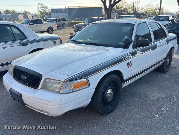 2011 Ford Crown Victoria Police Interceptor  - FB8661