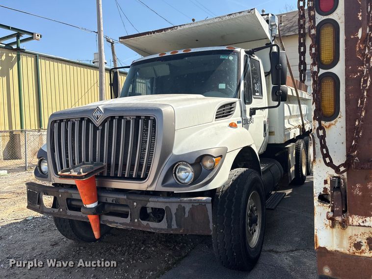2009 International WorkStar 7400 dump truck - FB8664