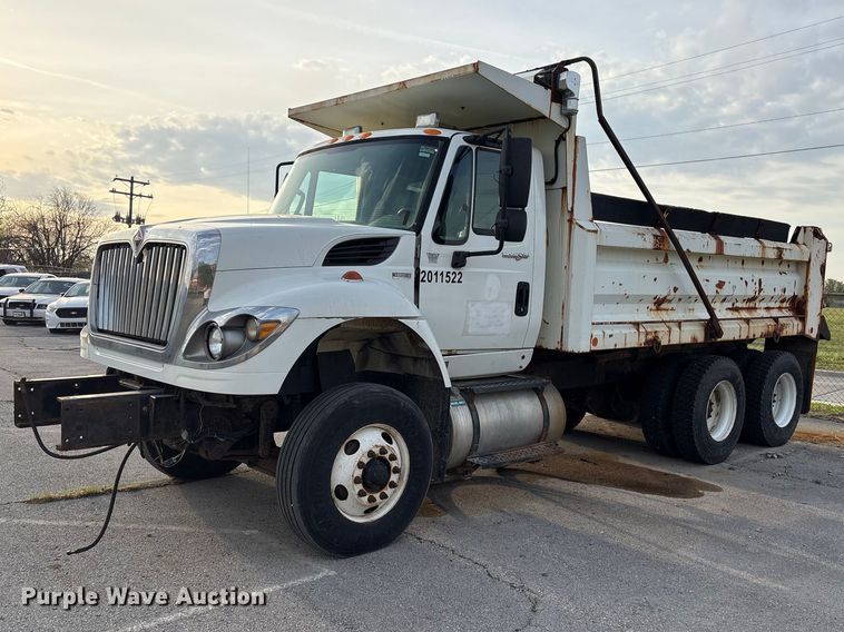 2011 International WorkStar 7400 dump truck - FB8673