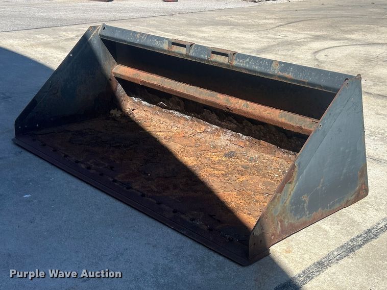 Bobcat 100" W skid steer bucket - FC5225