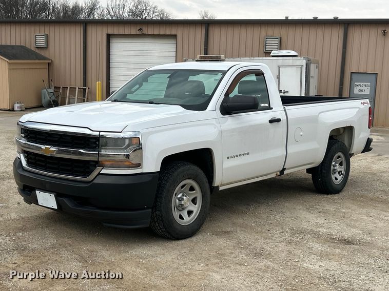 2016 Chevrolet Silverado 1500 pickup truck - FC5238