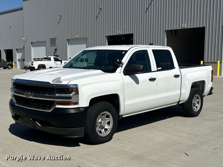 2018 Chevrolet Silverado 1500 Crew Cab pickup truck - FC5251