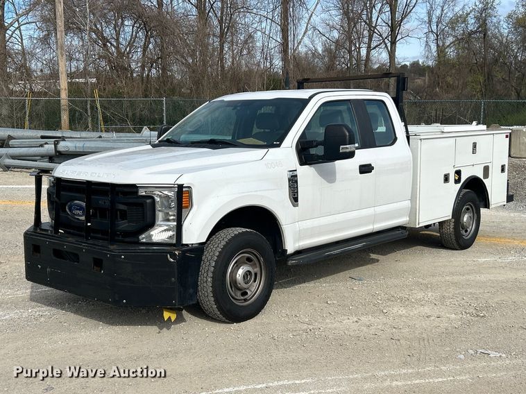 2020 Ford F350 Super Duty Ext. Cab utility bed pickup truck - FC5268