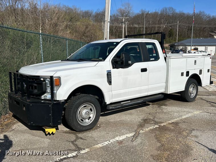 2020 Ford F350 Super Duty Ext. Cab utility bed pickup truck - FC5273