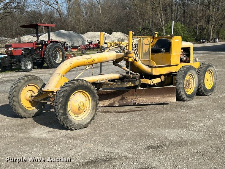 Allis-Chalmers rigid frame motor grader - FC5305