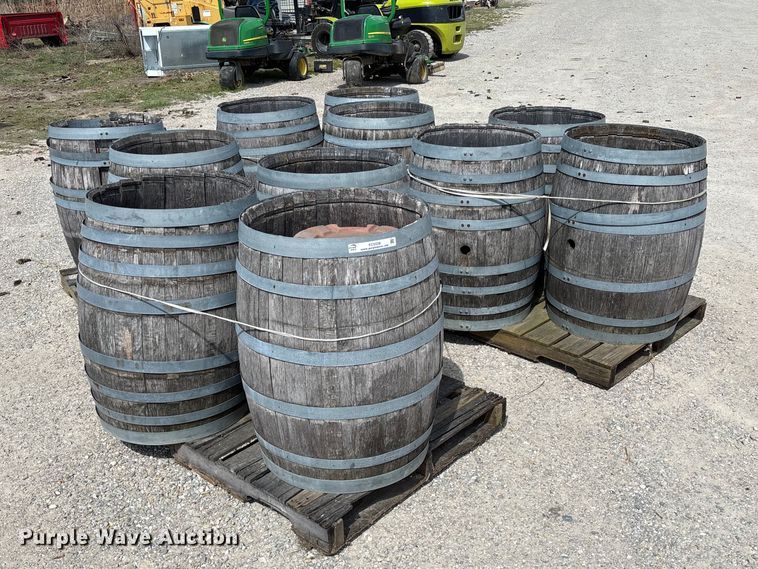 (11) whiskey barrels - FC5528