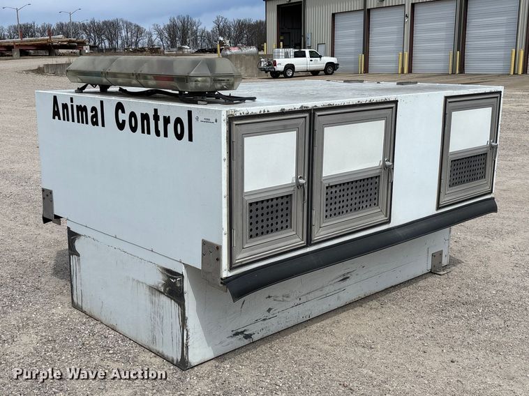 2005 Mavron AT-806-CL8 animal control bed insert - FC5532