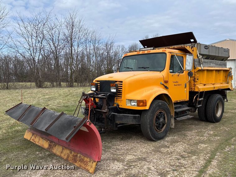 1992 International 4900 dump truck - FC5541