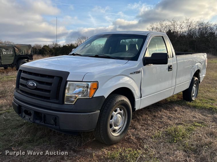 2011 Ford F150 pickup truck - FG0181