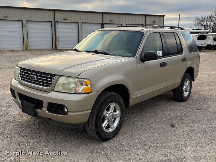 2004 Ford Explorer SUV - FG0182