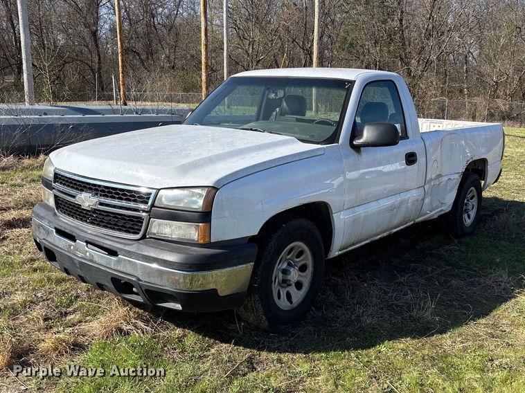 2006 Chevrolet Silverado 1500 pickup truck - FG0188