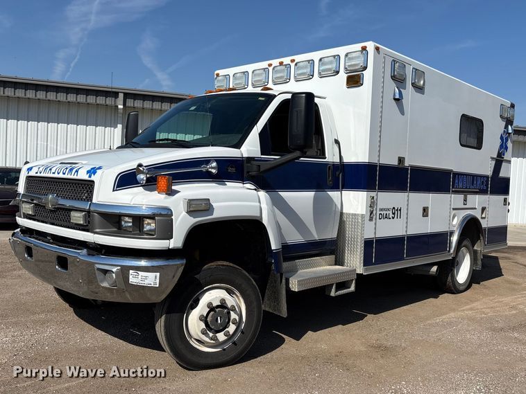 2008 Chevrolet C4500 ambulance - FI0861