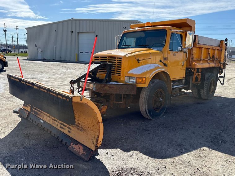 1994 International 4900 dump truck - FK1307