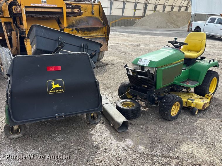 John Deere 425 lawn mower - FK1316