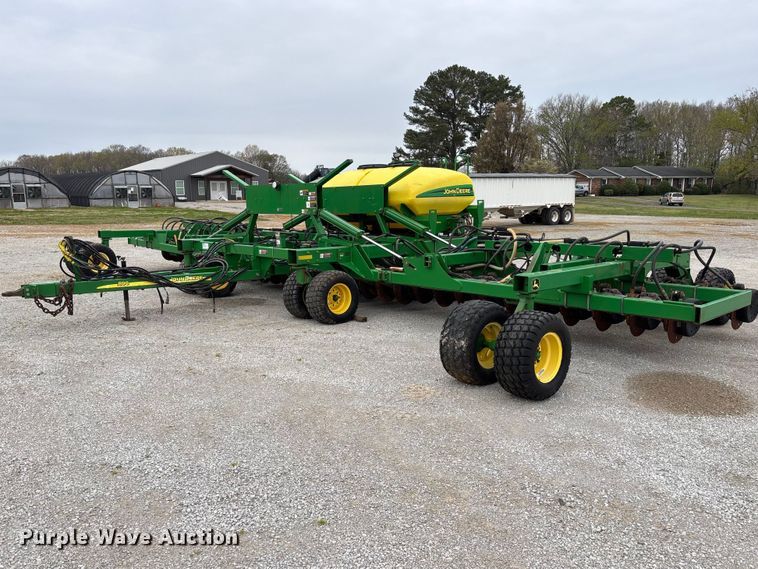 2005 John Deere 1890 air seeder - DU0413
