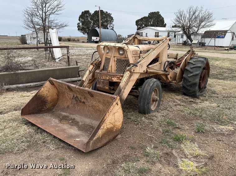 Case 530 tractor - DZ5372