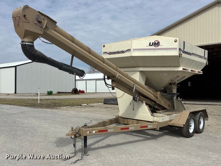 Unverferth Seed Runner 2750 seed tender - EA4588