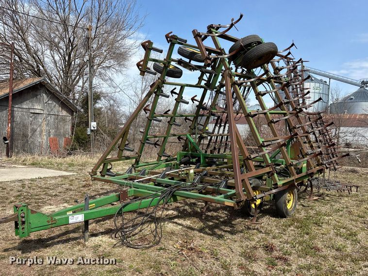 John Deere 960 field cultivator - EA4592