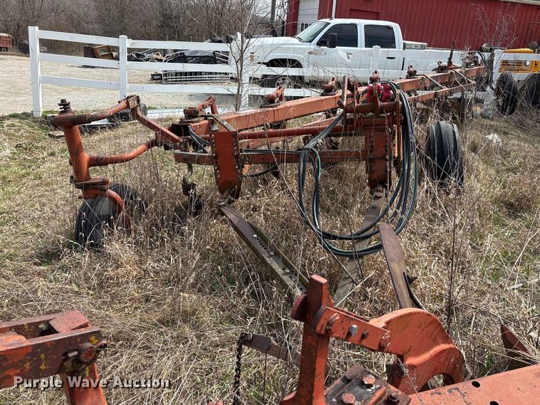 International harvester 700 seven bottom plow - EA4594