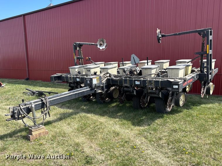 AGGO 12R30 Black Machine no-till planter - EA4700