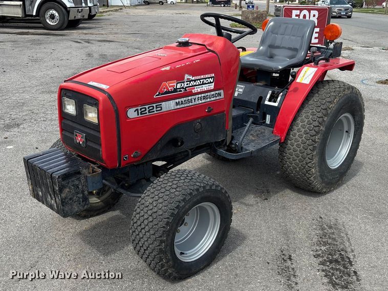 2000 Massey Ferguson 1225 MFWD tractor - EM0086