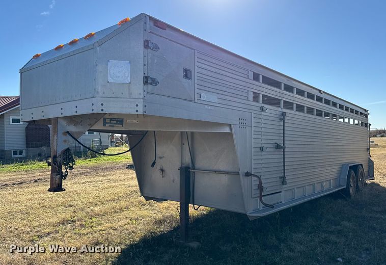 1983 Barrett livestock trailer - EP0874