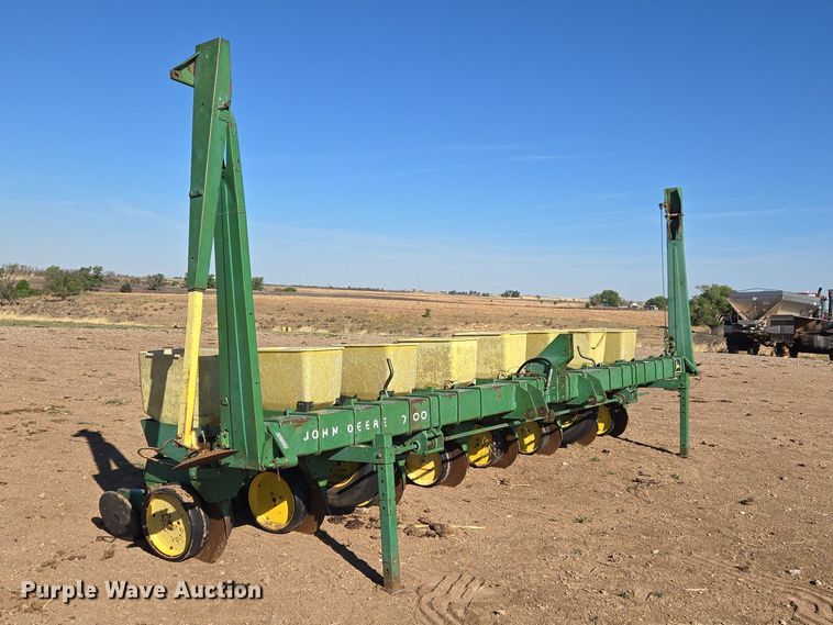 John Deere 7100 planter - ET5194