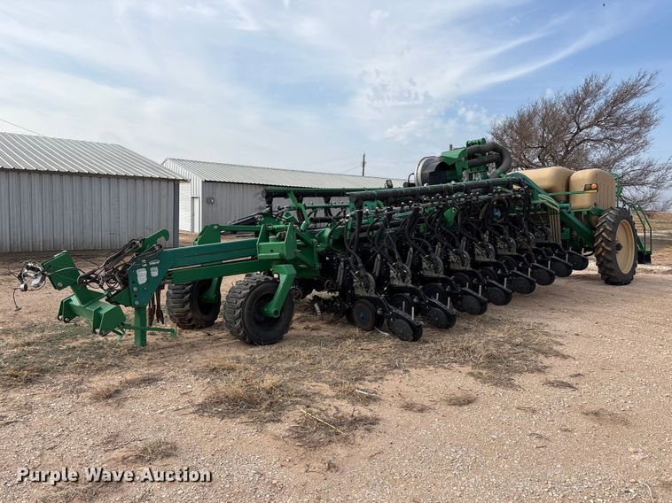 2011 Great Plains YP1625A-32TR twin row planter - EU4988